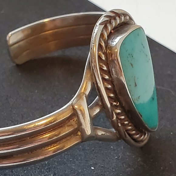 Vintage Native American Navajo Turquoise Silver Bracelet Cuff - Picture 6 of 14